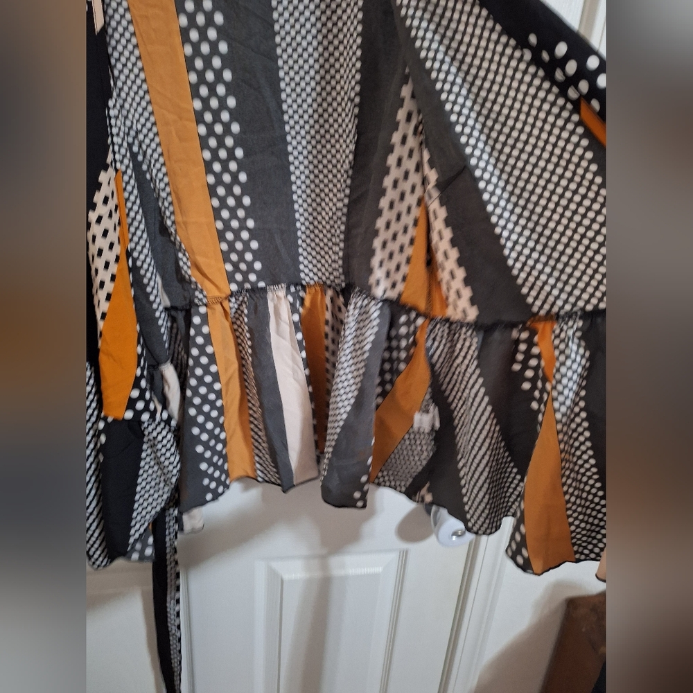 Fall colored wrap blouse - Picture 5 of 5
